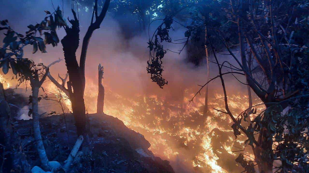 Se incendia basurero irregular en la localidad de El Atracón en Medellín de Bravo