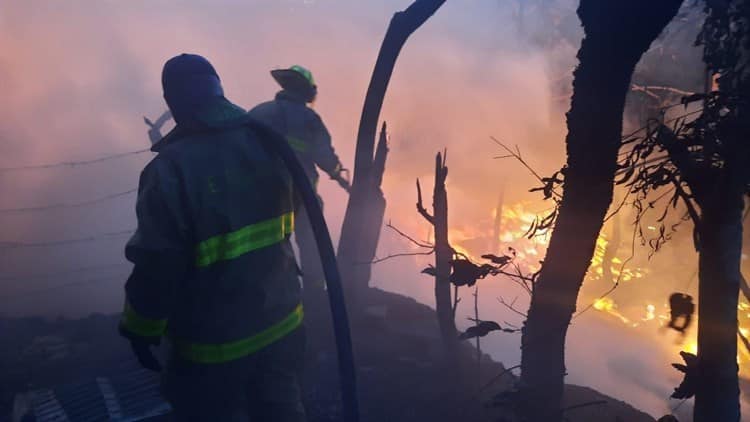 Se incendia basurero irregular en la localidad de El Atracón en Medellín de Bravo