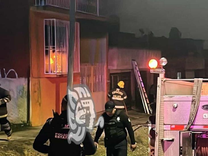 Hombre prende fuego a su casa en colonia Moctezuma de Xalapa