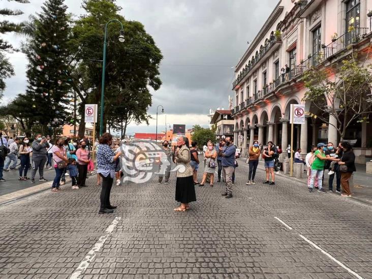 (+Video) Explotan colonos contra líderes; bloquean centro de Xalapa