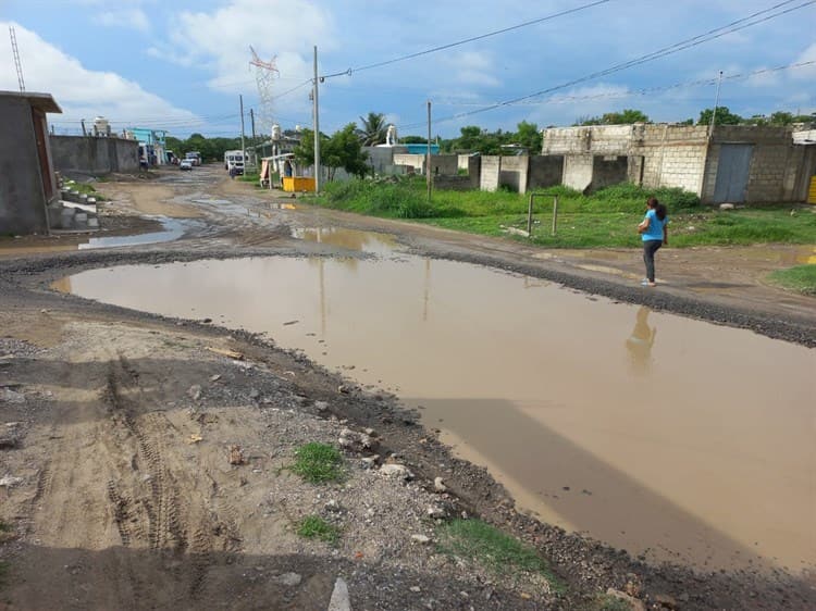 ¡Encharcadas! Así lucen las calles de la Ampliación Las Bajadas en Veracruz