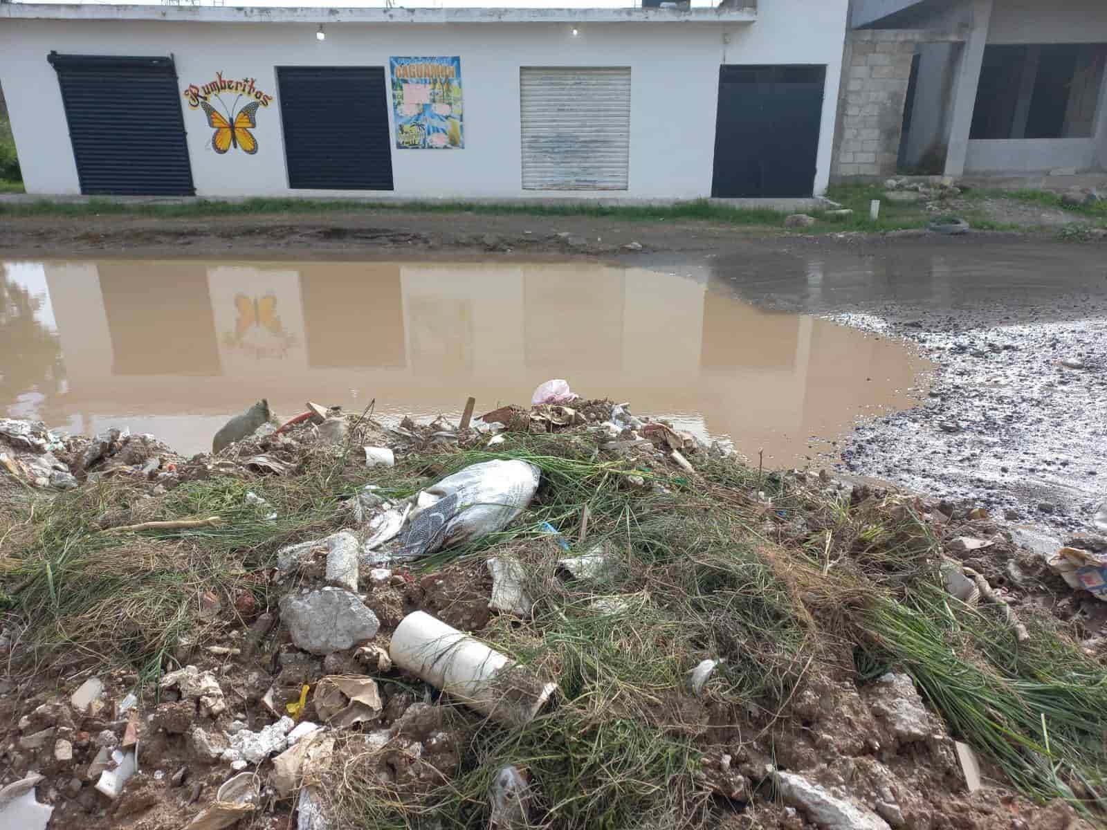 ¡Encharcadas! Así lucen las calles de la Ampliación Las Bajadas en Veracruz