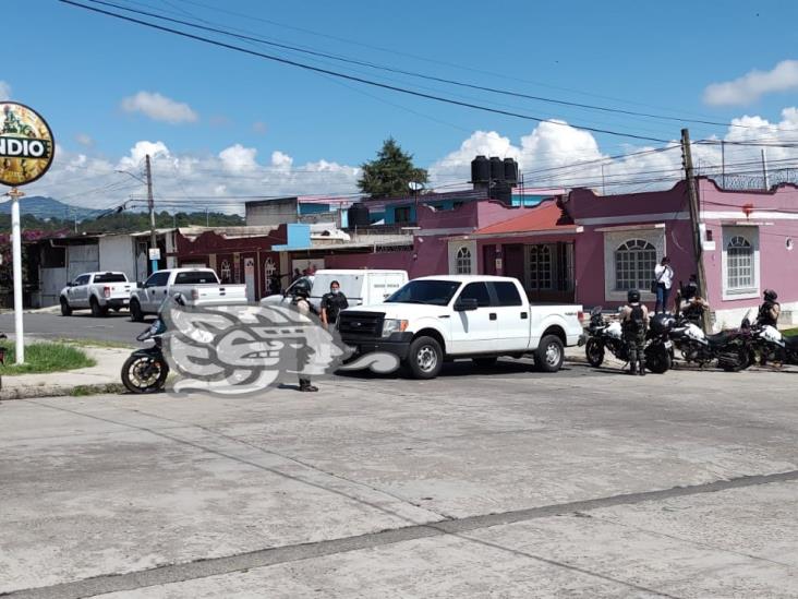 Catean bodega en colonia Rafael Lucio de Xalapa; hallan vehículos robados