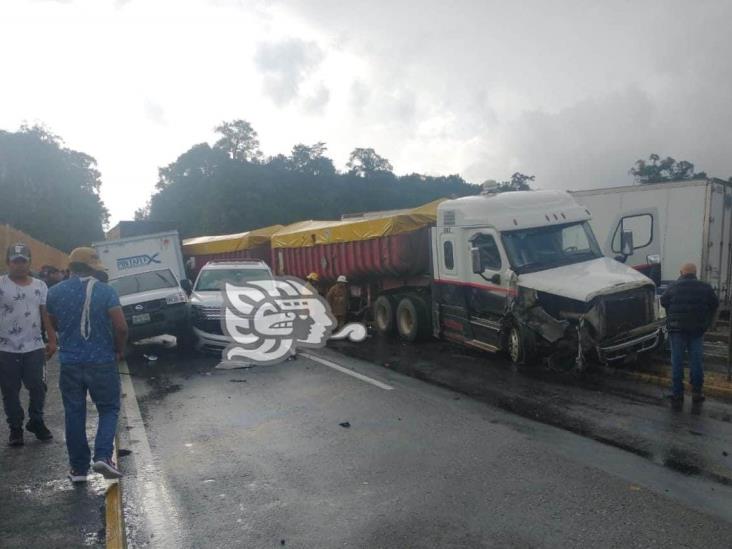 Nueva carambola en puente El Metlac; cuatro lesionados