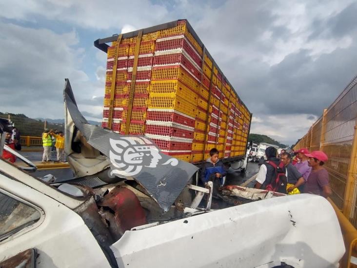 Nueva carambola en puente El Metlac; cuatro lesionados