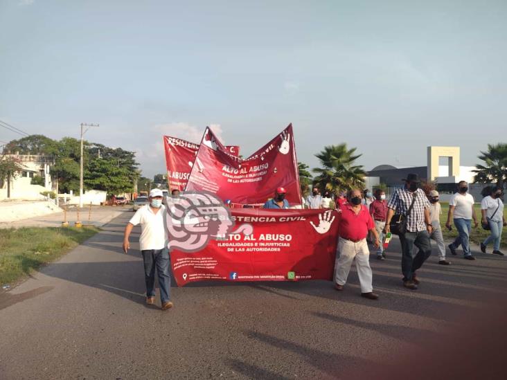 ¡Fuera grúas Gatsa! protestan contra abusos policiacas en Minatitlán