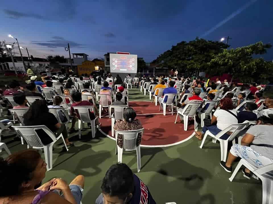 Más niños  disfrutan de “Cine en tu Colonia”