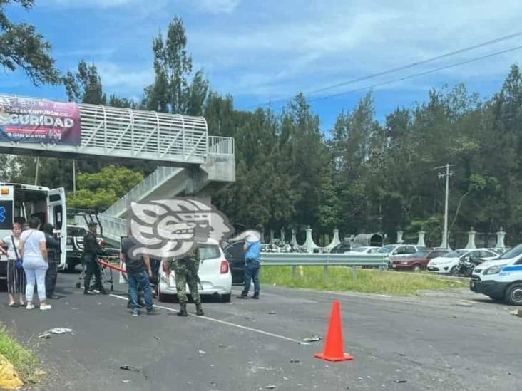 4 vehículos, involucrados en un choque frente zona militar de el Lencero