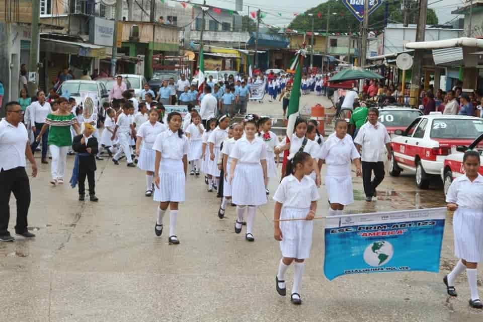 Habrá cabalgata en desfile del 16 de septiembre en Villa Cuichapa