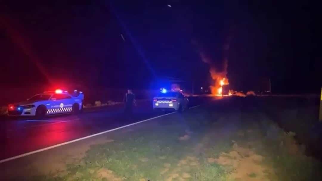 Grupo armado bloquea e incendia vehículos en carretera de Zacatecas