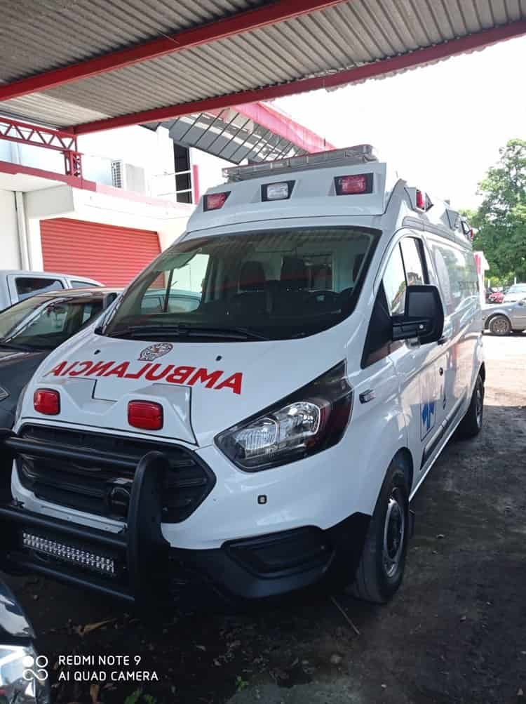 Entregan ambulancia a cañeros del ingenio La Gloria