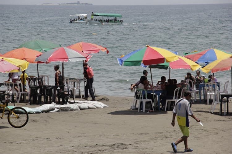 Se elevan las ventas en playas de Veracruz en el último fin de semana de vacaciones