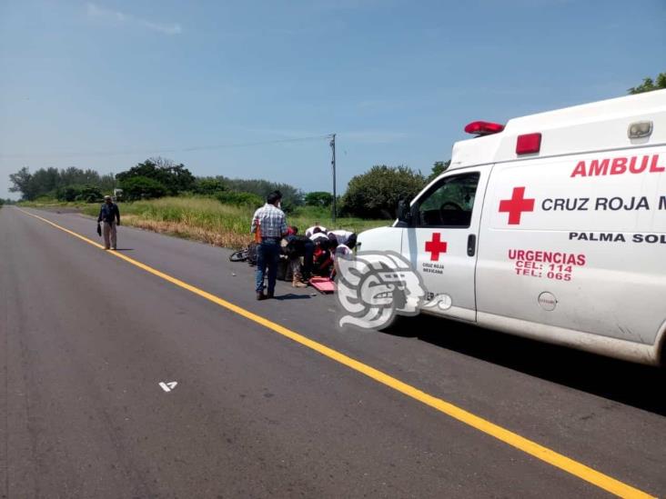 Tráiler arrolla y lesiona a una motociclista en Alto Lucero