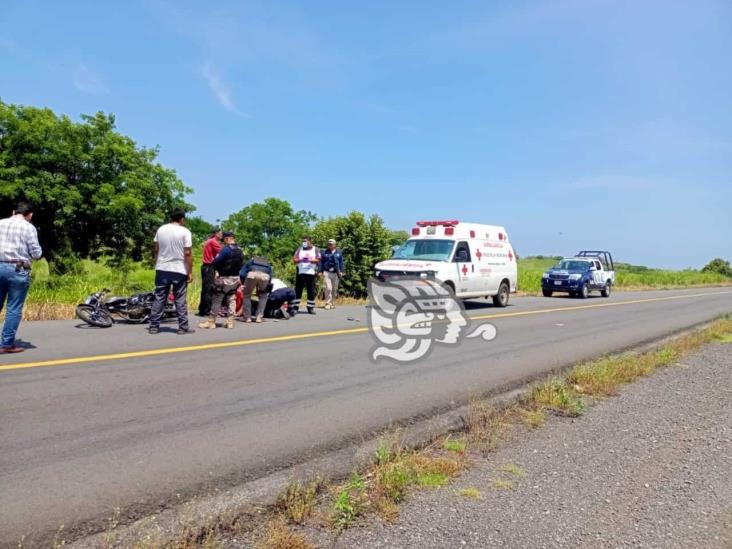 Tráiler arrolla y lesiona a una motociclista en Alto Lucero