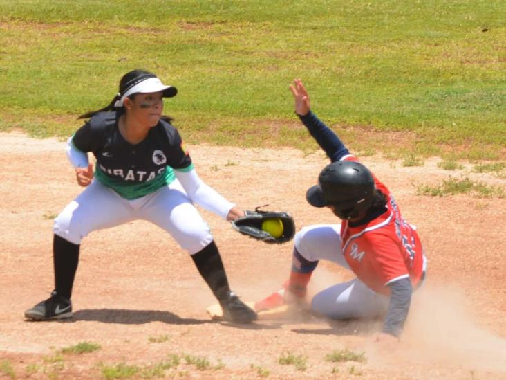 Invitan a torneo de softbol femenil en Minatitlán