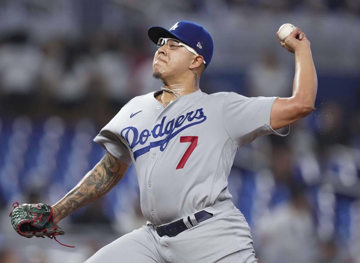 Julio Urías dominó a los Marlins y logró su triunfo 14