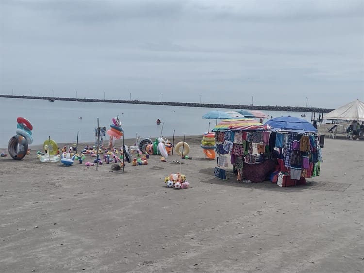 Video: Turistas aprovechan último fin de semana de vacaciones en playas de Veracruz