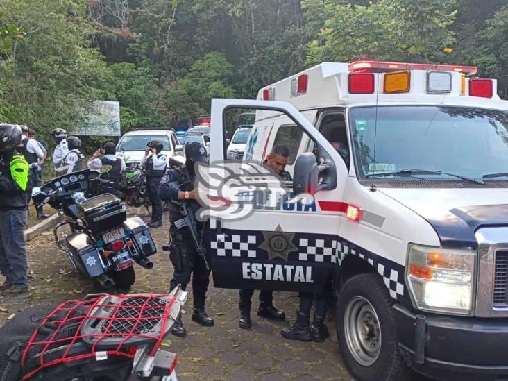 Automóvil cae en arroyo de aguas negras cerca de Murillo Vidal, en Xalapa