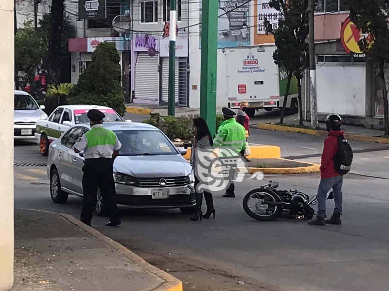 Chocan justo en el crucero de Murillo Vidal y Circuito Presidentes, en Xalapa