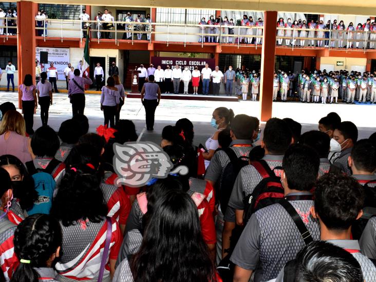 (+Video)Una nueva era en la educación; a clases 73 mil 600 alumnos en Coatzacoalcos