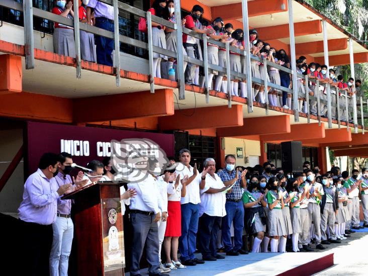 (+Video)Una nueva era en la educación; a clases 73 mil 600 alumnos en Coatzacoalcos