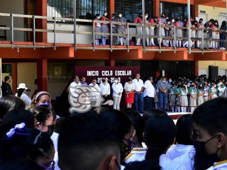 (+Video)Una nueva era en la educación; a clases 73 mil 600 alumnos en Coatzacoalcos