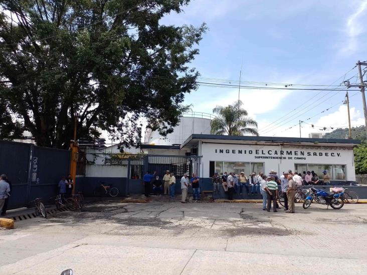 (+Video) En demanda de pagos, jubilados toman bodega del ingenio El Carmen