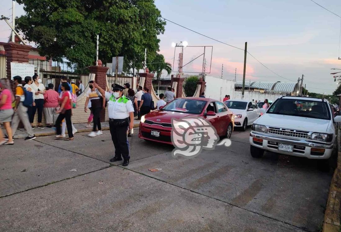 Exitoso operativo vial por regreso a clases en Cosoleacaque