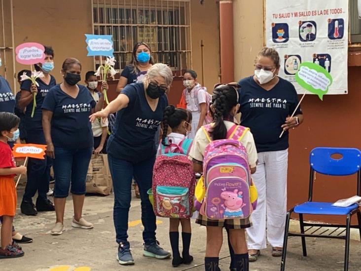 Maestro ofrece curso gratuito de desarrollo de habilidades en Veracruz