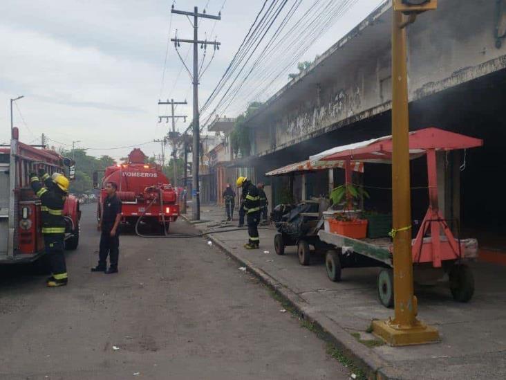 Se incendia local en zona de mercados de Veracruz