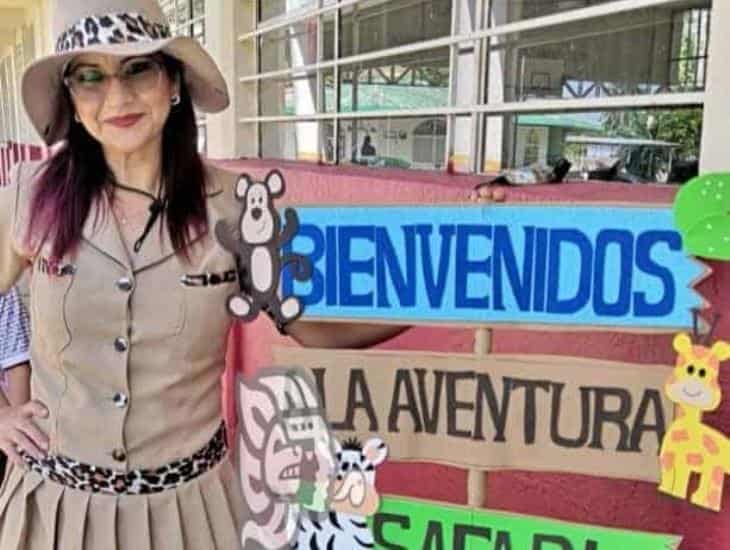 Maestra de Minatitlán convierte salón de clases en Safari y así recibe a sus alumnos