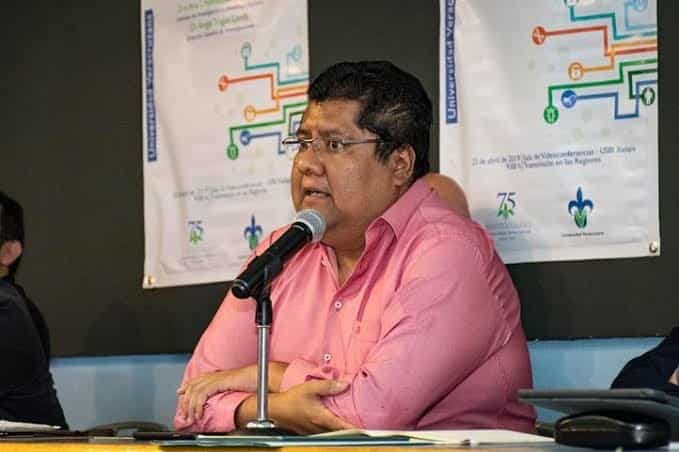 Héctor Vázquez, profesor de la UV que recibirá medalla del Congreso