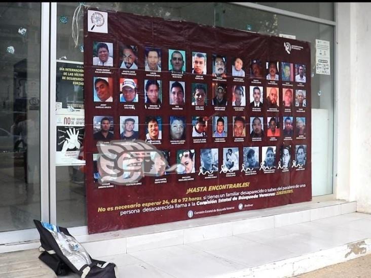 (+Video) “Hijo escucha, tu madre está en la lucha”; protestan en FGE Coatzacoalcos