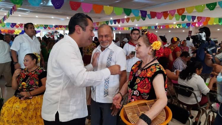 Celebra Sergio Gutiérrez Luna festividad istmeña en Minatitlán, su tierra natal