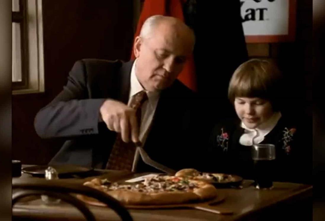 El curioso comercial de Pizza Hut con Mijaíl Gorbachov (+video)