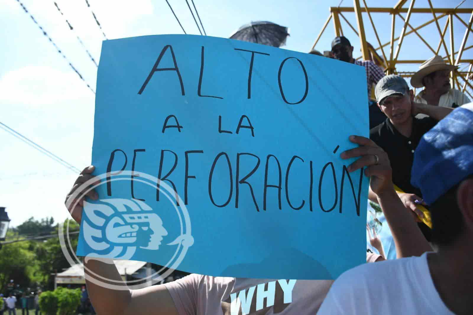 (+Video) Frenan perforación en fraccionamiento Terranova; disuelven manifestación