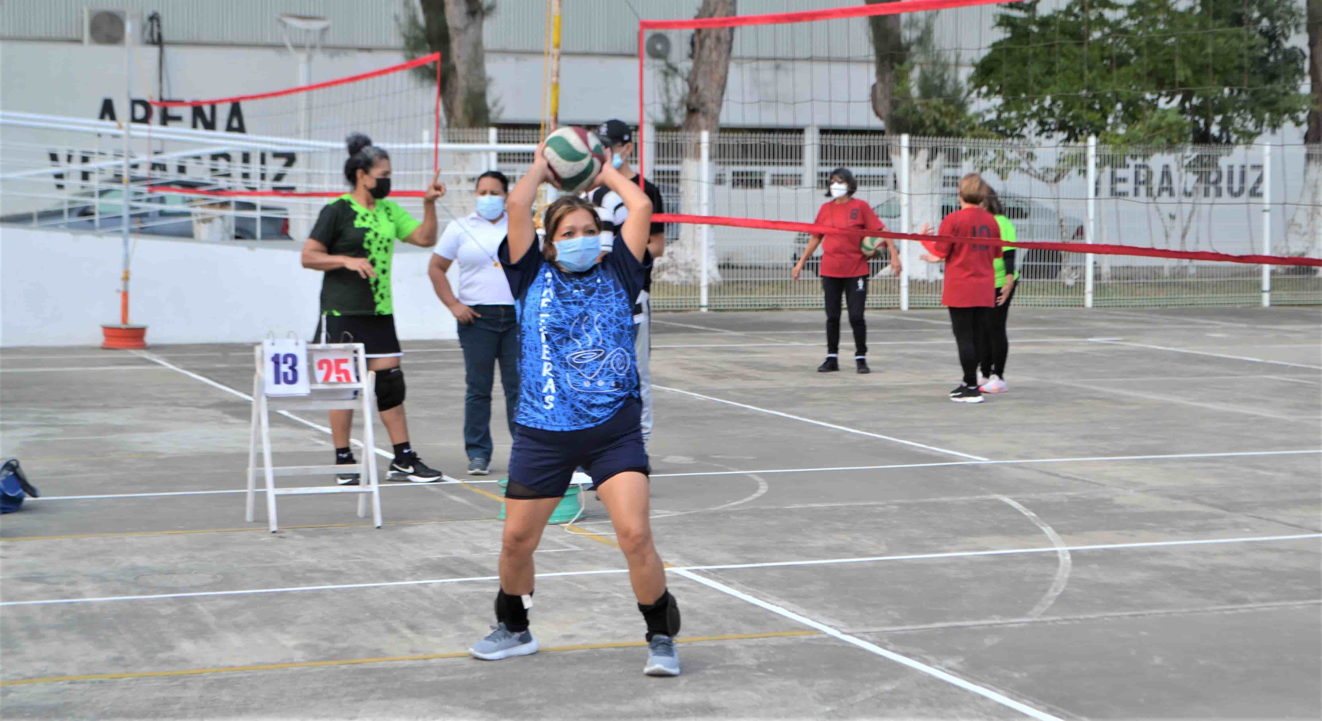 Organizan Torneo Relámpago de Cachibol por el Día del Abuelo