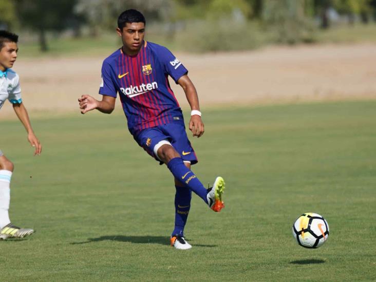 Barcelona sondea al mexicano Julián Araujo del Galaxy