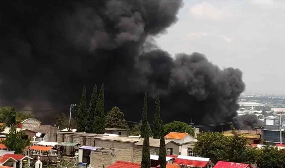 (+Video) Incendio en fábrica de Tultitlán por explosión de tanque