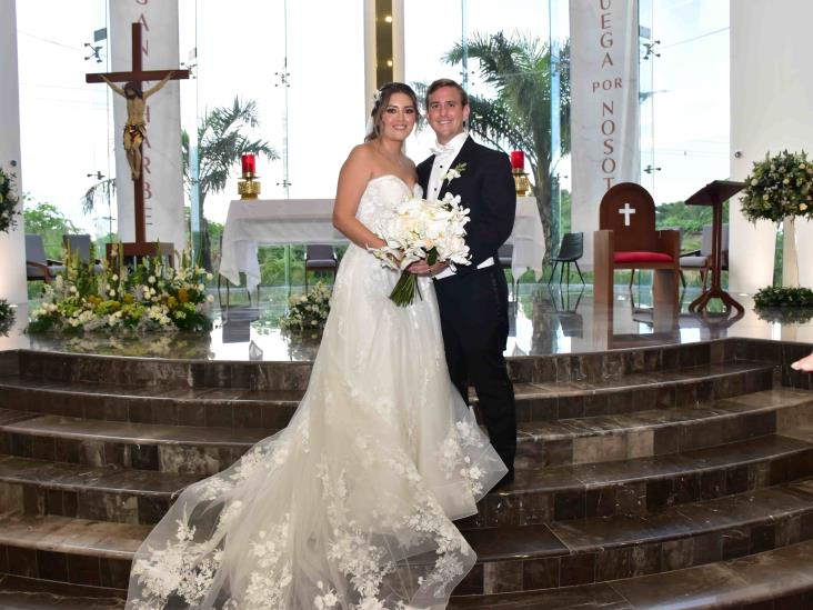 Jacqueline Pegueros Azamar y Santiago del Val Martín contraen sagrado matrimonio