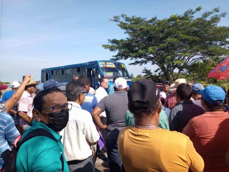 Se manifiestan por aumento en tarifa de ruta Herón Proal en Medellín