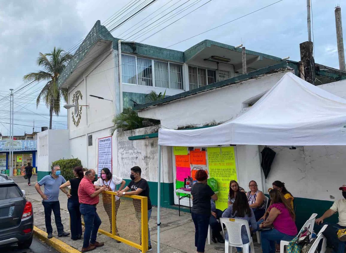 Por cuarto día, secundaria José Azueta en Boca del Río continúa con paro de labores