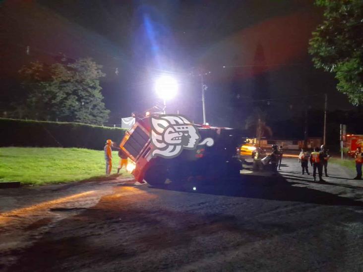 Vuelca tráiler en la Fortin- Huatusco; no hubo herido, solo daños materiales