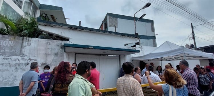 Video: Liberan escuela José Azueta en Boca del Río, tras permanecer 4 días tomada