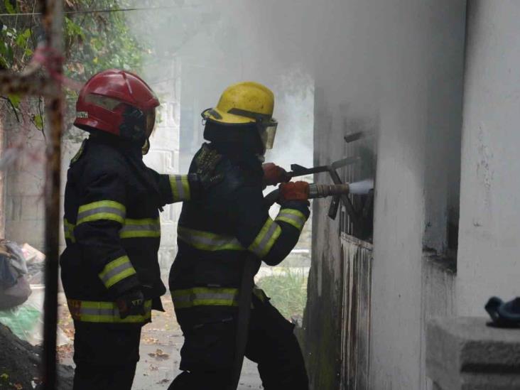 (Video) Se incendia vivienda en la colonia Benito Juárez en Veracruz