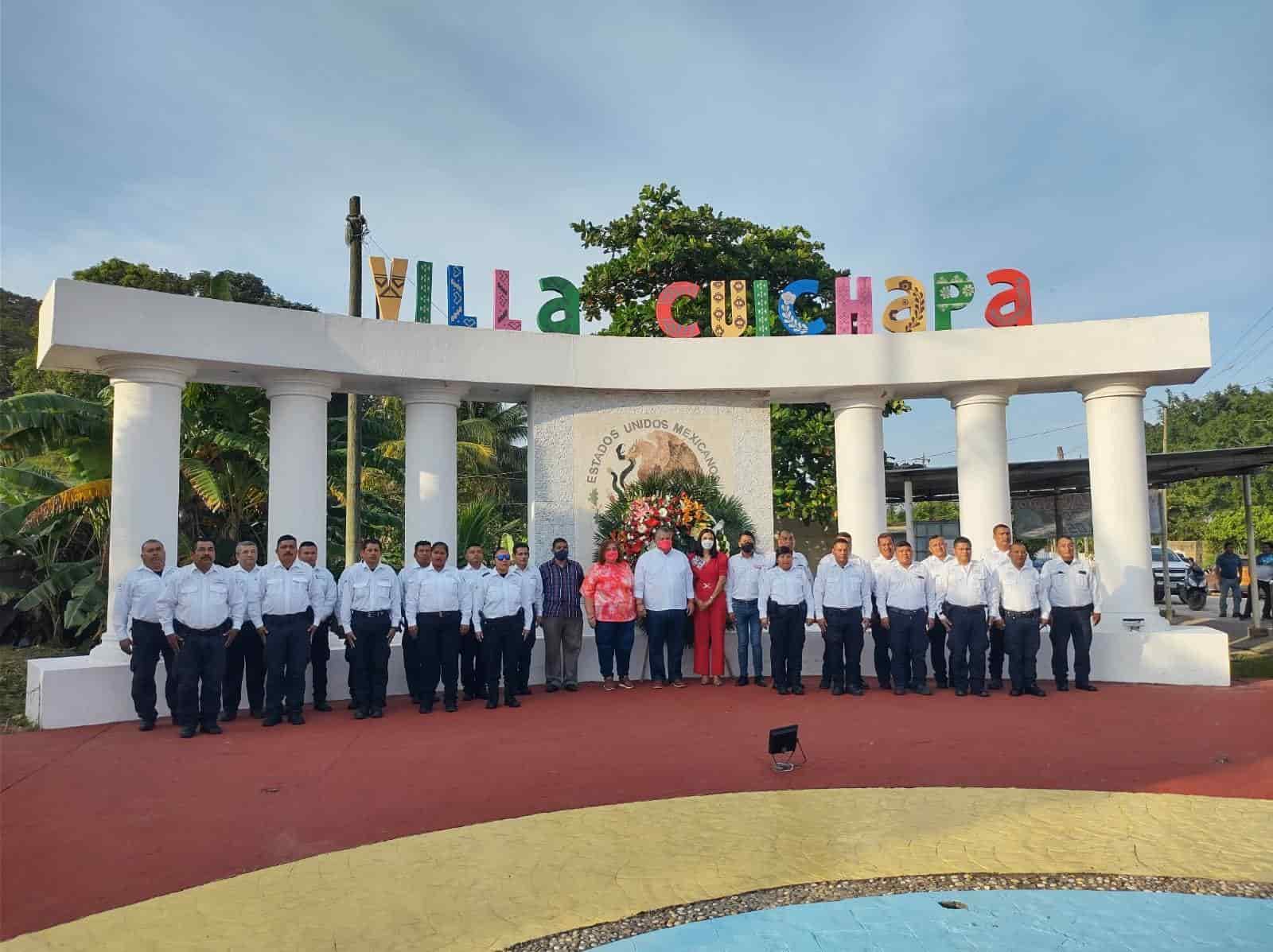 Colocan ofrenda floral en Moloacán para dar inicio a las festividades patrias(+Video)