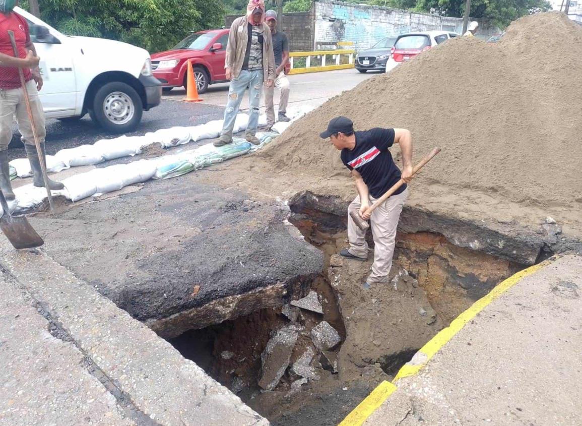 Rehabilita Ayuntamiento socavón en puente Palma Sola