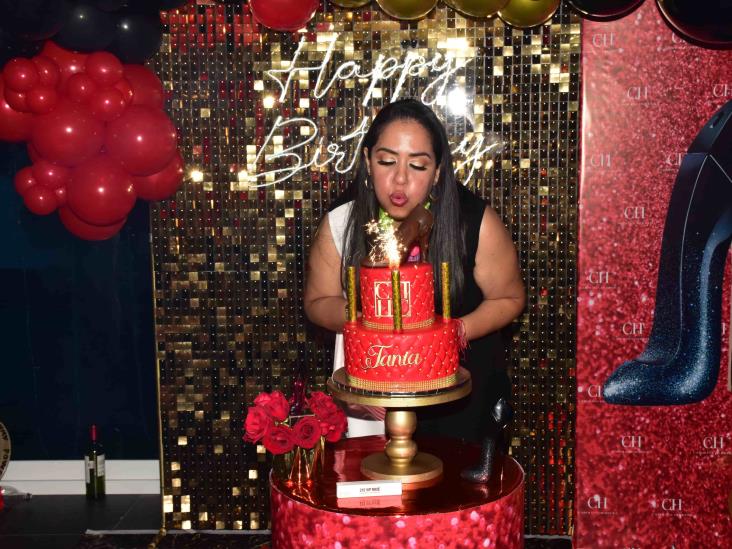 Tania Camacho de Veloz celebra cumpleaños al estilo Carolina Herrera