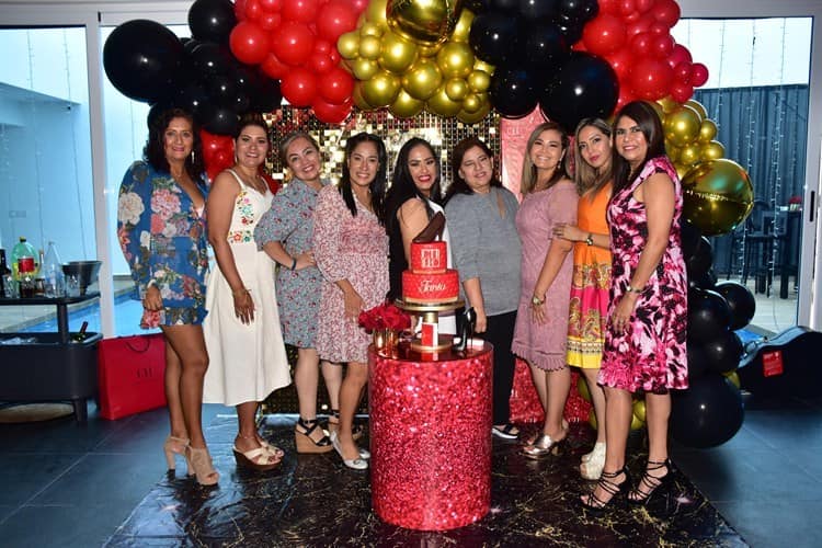 Tania Camacho de Veloz celebra cumpleaños al estilo Carolina Herrera