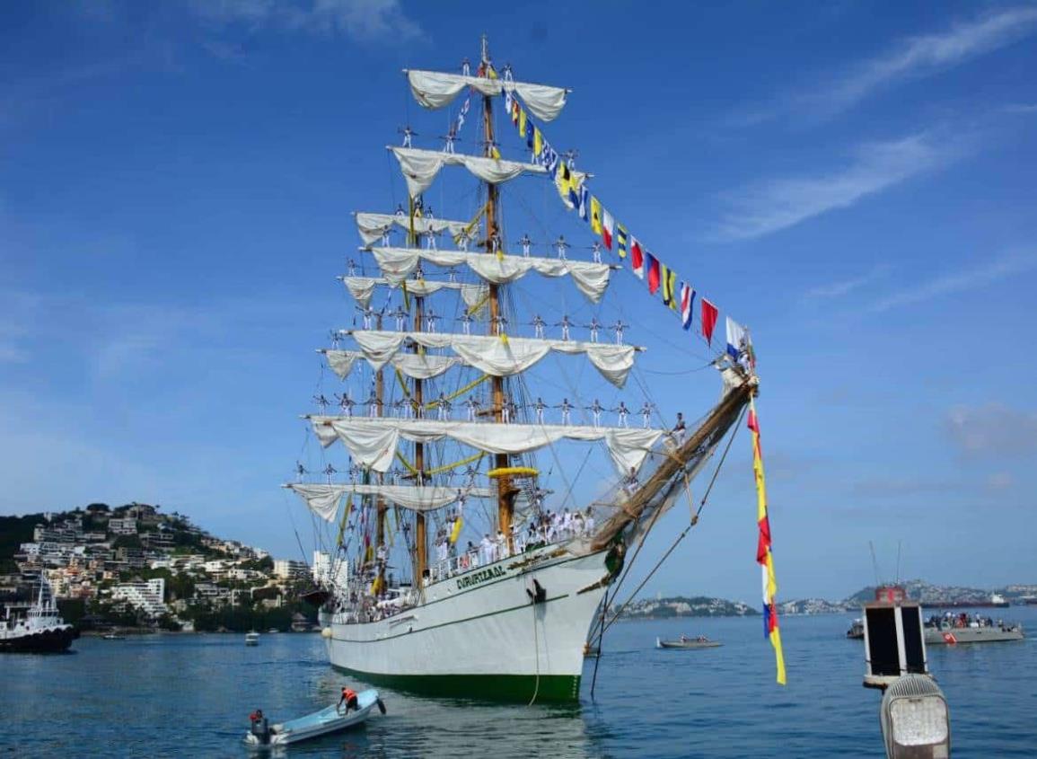 Llega el buque Escuela Velero Cuauhtémoc al puerto de Acapulco